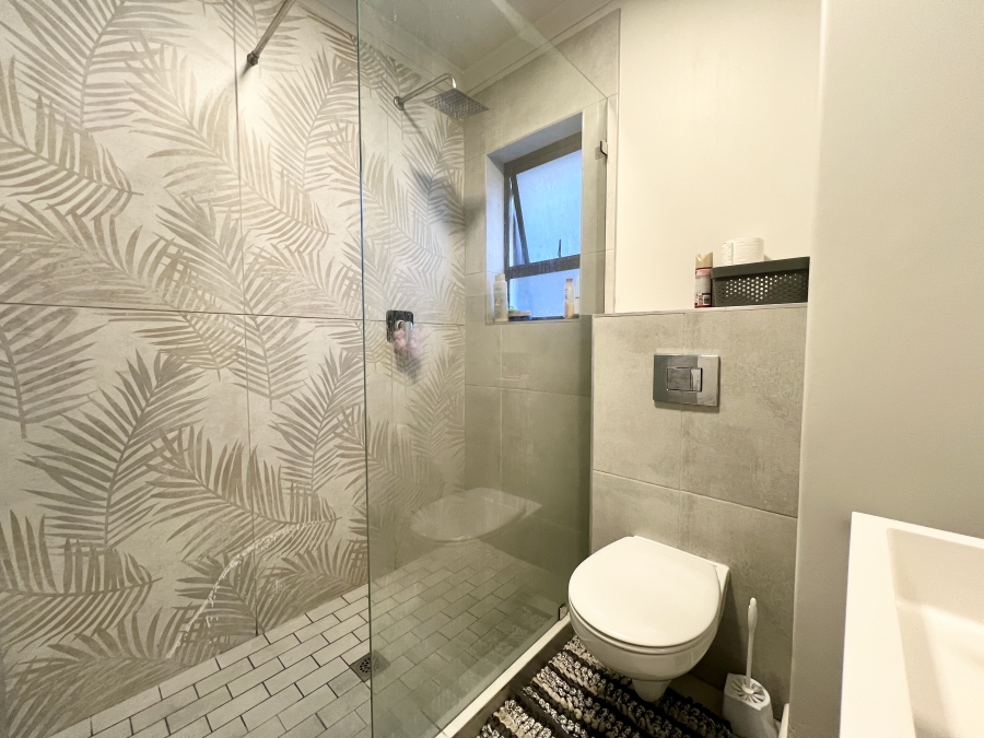 1 Bedroom Property for Sale in Table View Western Cape